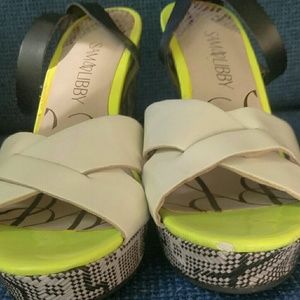 😍😍 Super cute Wedge.